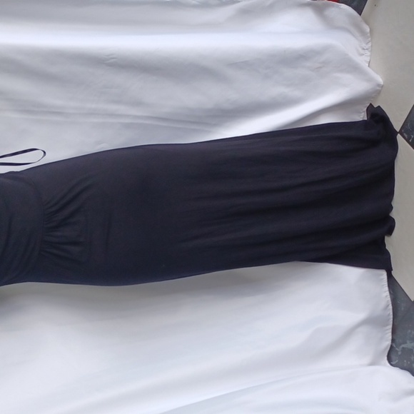 CALVIN KLEIN Sleeveless Halter Full-Length Formal Dress, Sz 10, 18" PTP, 56" L - Picture 4 of 8